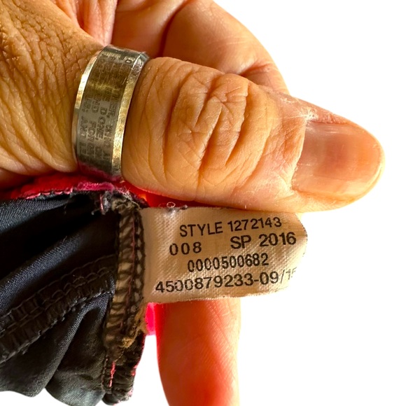 Under Armour • Athletic Shorts • Women’s size S - Picture 5 of 7